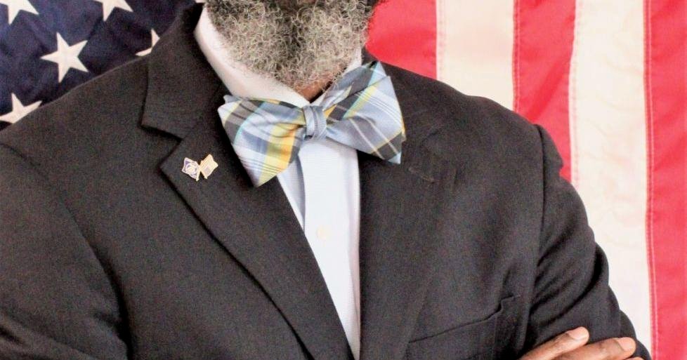 Wallace joins crowded District 3 school board race