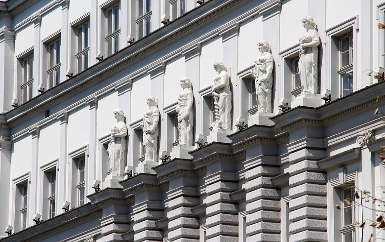 Serbia's debt-to-GDP ratio shrinks to 41.3% at end-January