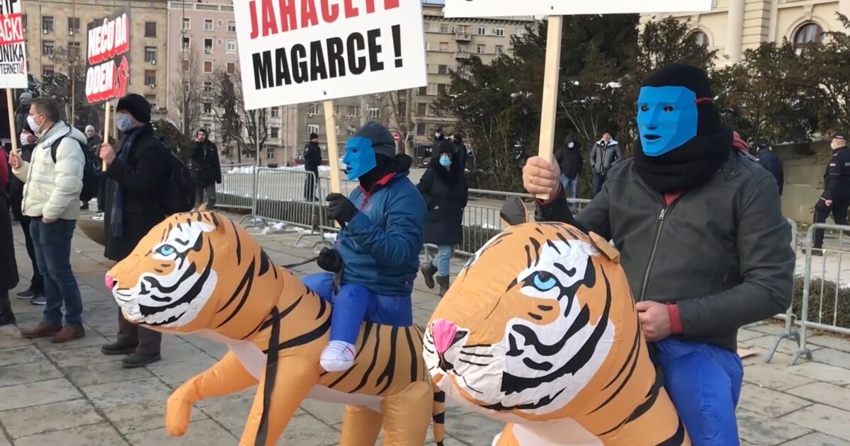 Serbian Freelancers Protest Retroactive Taxes